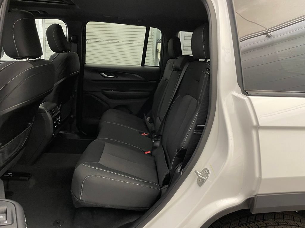 New 2026 Jeep Grand Cherokee Laredo X AWD/4WD image 16