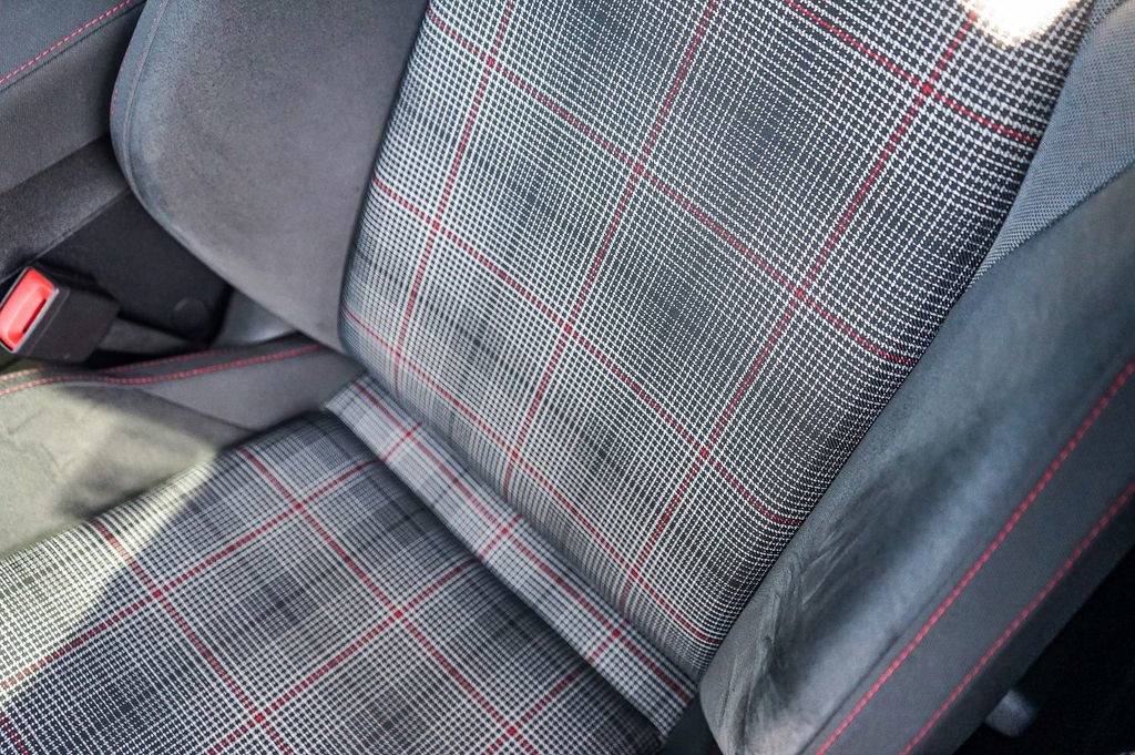 Used 2022 Volkswagen GTI SE image 27