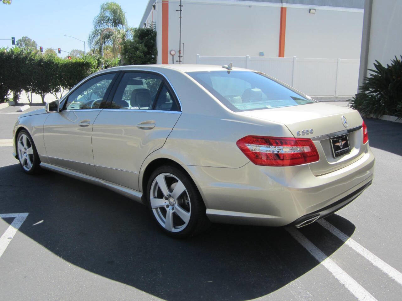 Used 2010 Mercedes-Benz E 350 E 350 Sport 4dr Sedan image 5