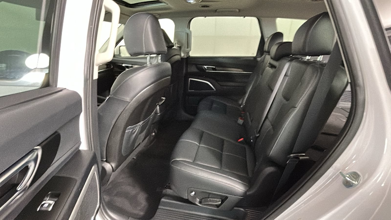 Used 2022 Kia Telluride EX FWD image 32