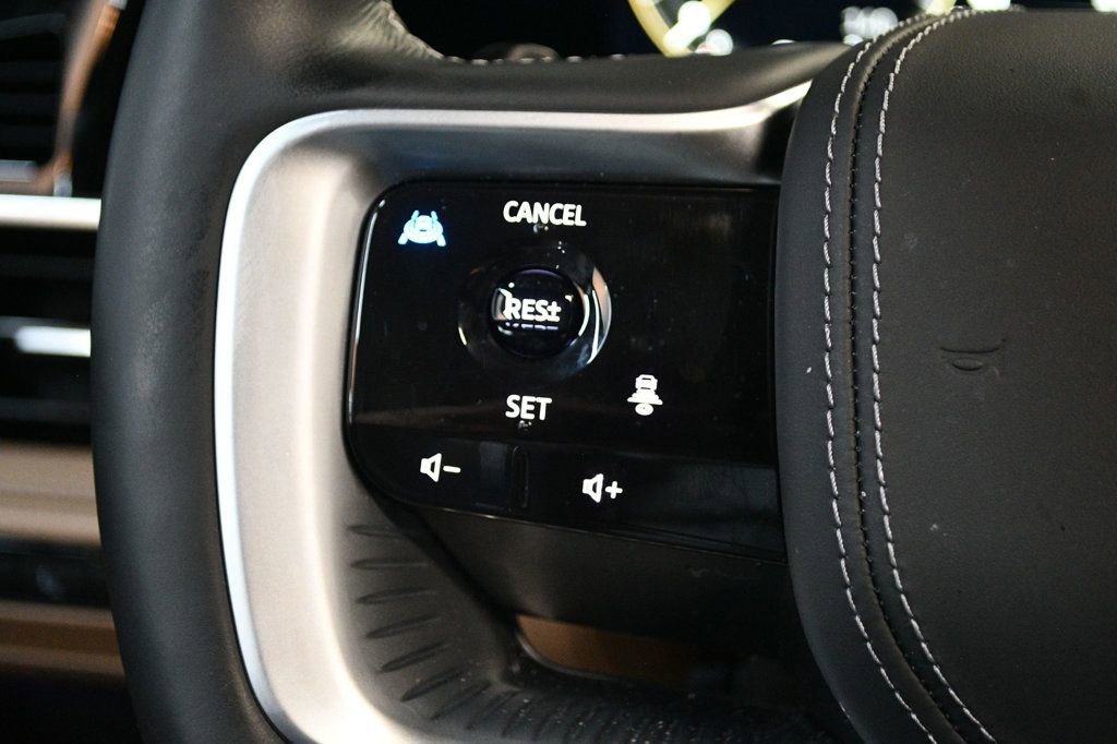Used 2025 INFINITI QX80 Sensory image 42