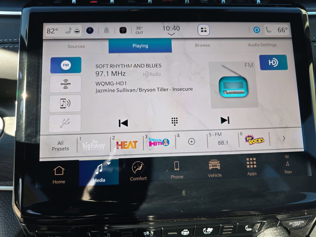 New 2025 Jeep Grand Cherokee L Limited w/ Luxury Tech Group II image 23