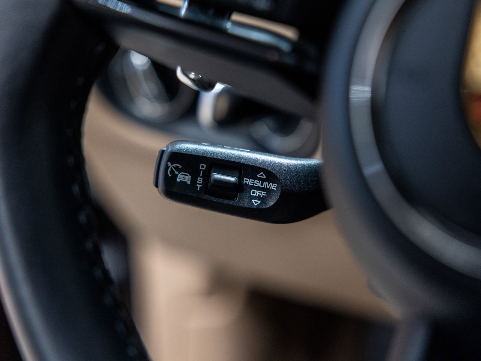 Certified 2024 Porsche Macan AWD/4WD image 49