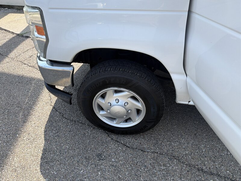 Used 2012 Ford E-150 and Econoline 150 w/ Commercial Cargo Van Pkg RWD image 22