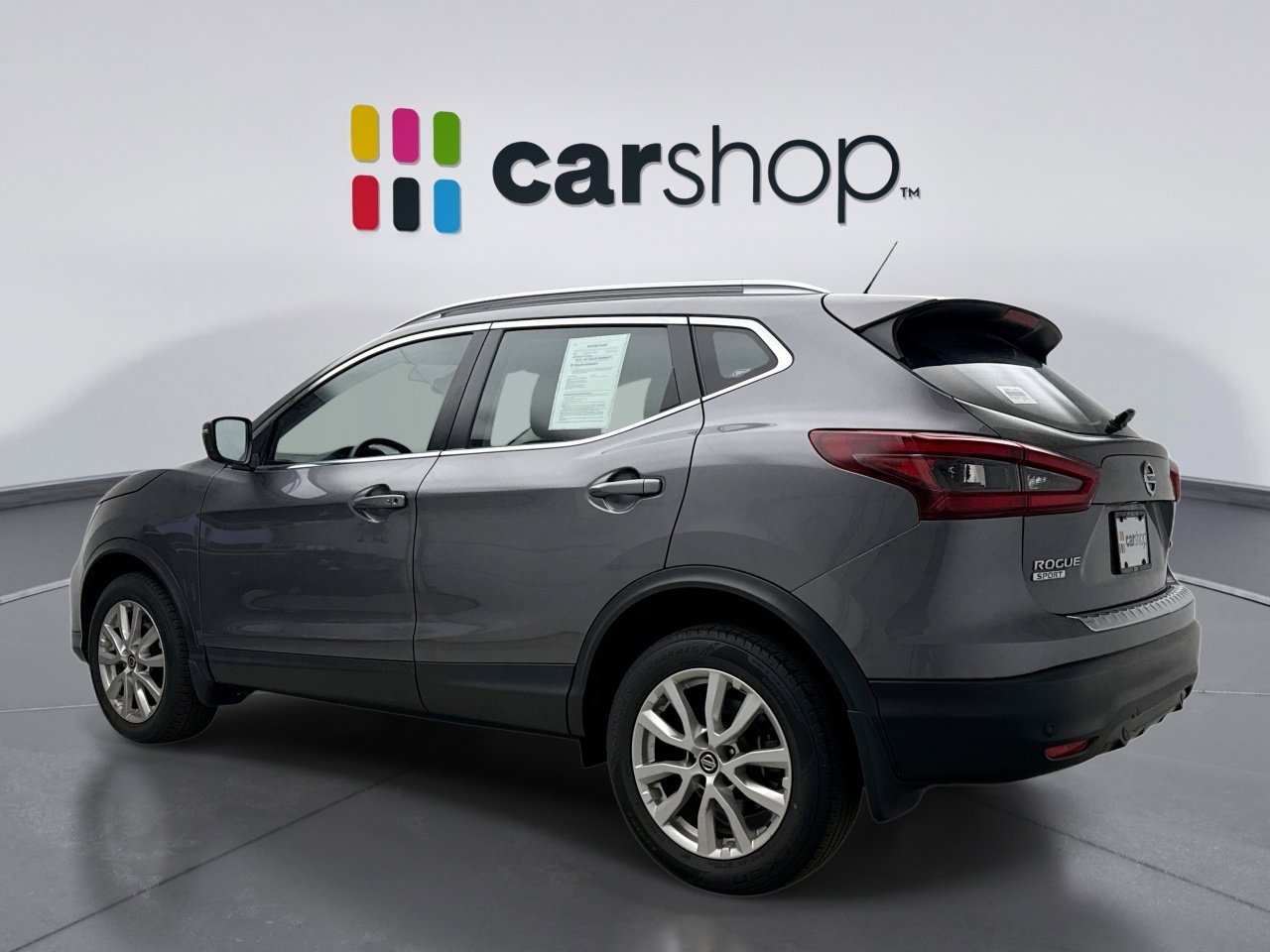 Used 2022 Nissan Rogue Sport SV image 3
