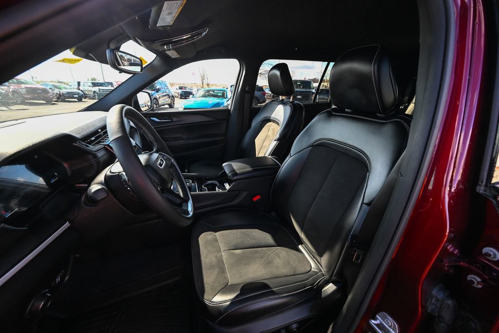 Used 2023 Jeep Grand Cherokee L Laredo image 20