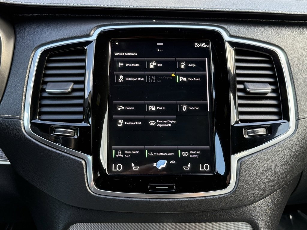 Used 2022 Volvo XC90 T8 R-Design w/ Advanced Package image 32
