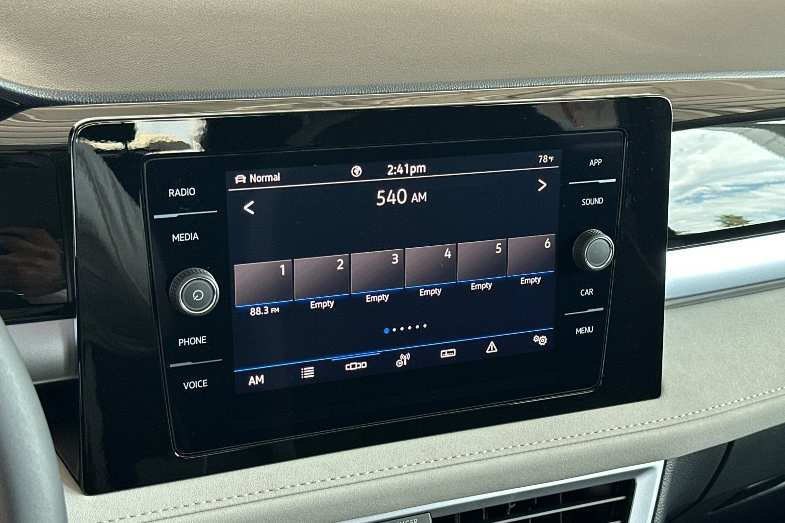 New 2026 Volkswagen Taos SE AWD/4WD image 18