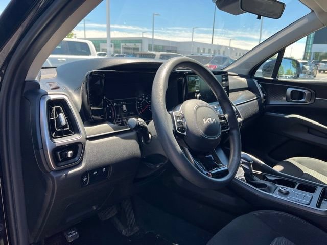 Used 2022 Kia Sorento LX AWD/4WD image 10