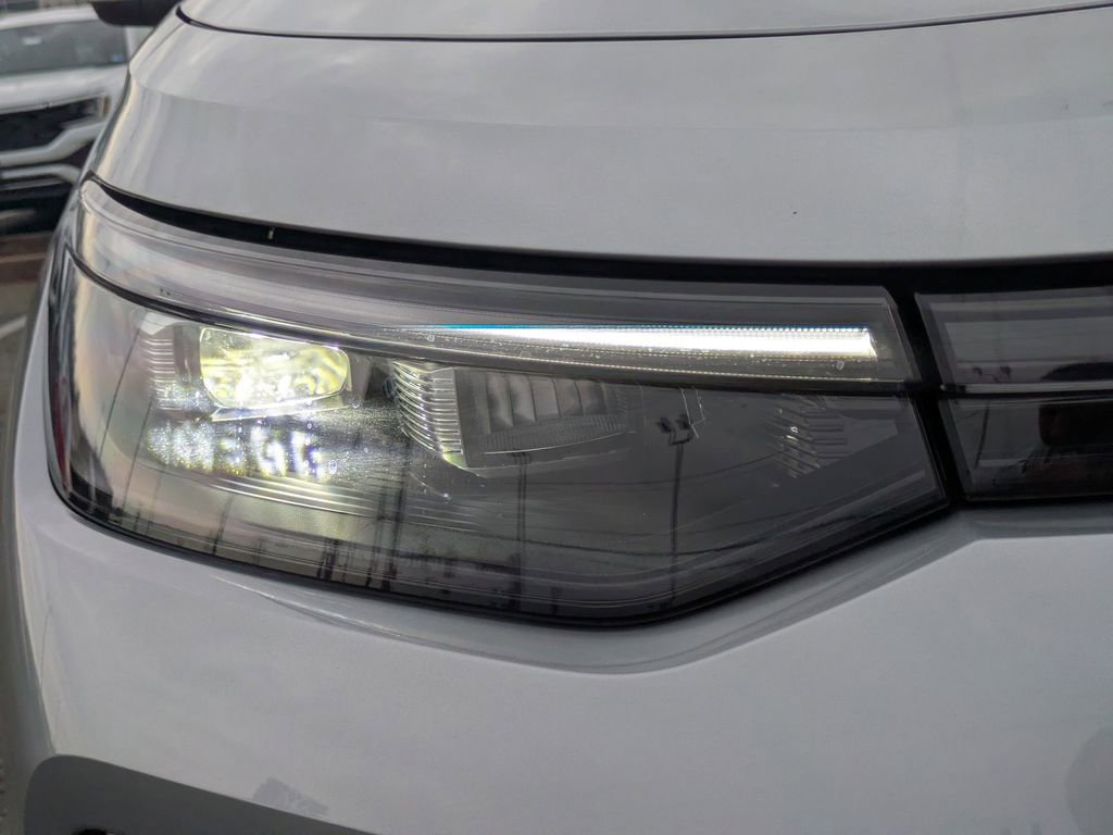 Certified 2025 Volkswagen Tiguan S image 10