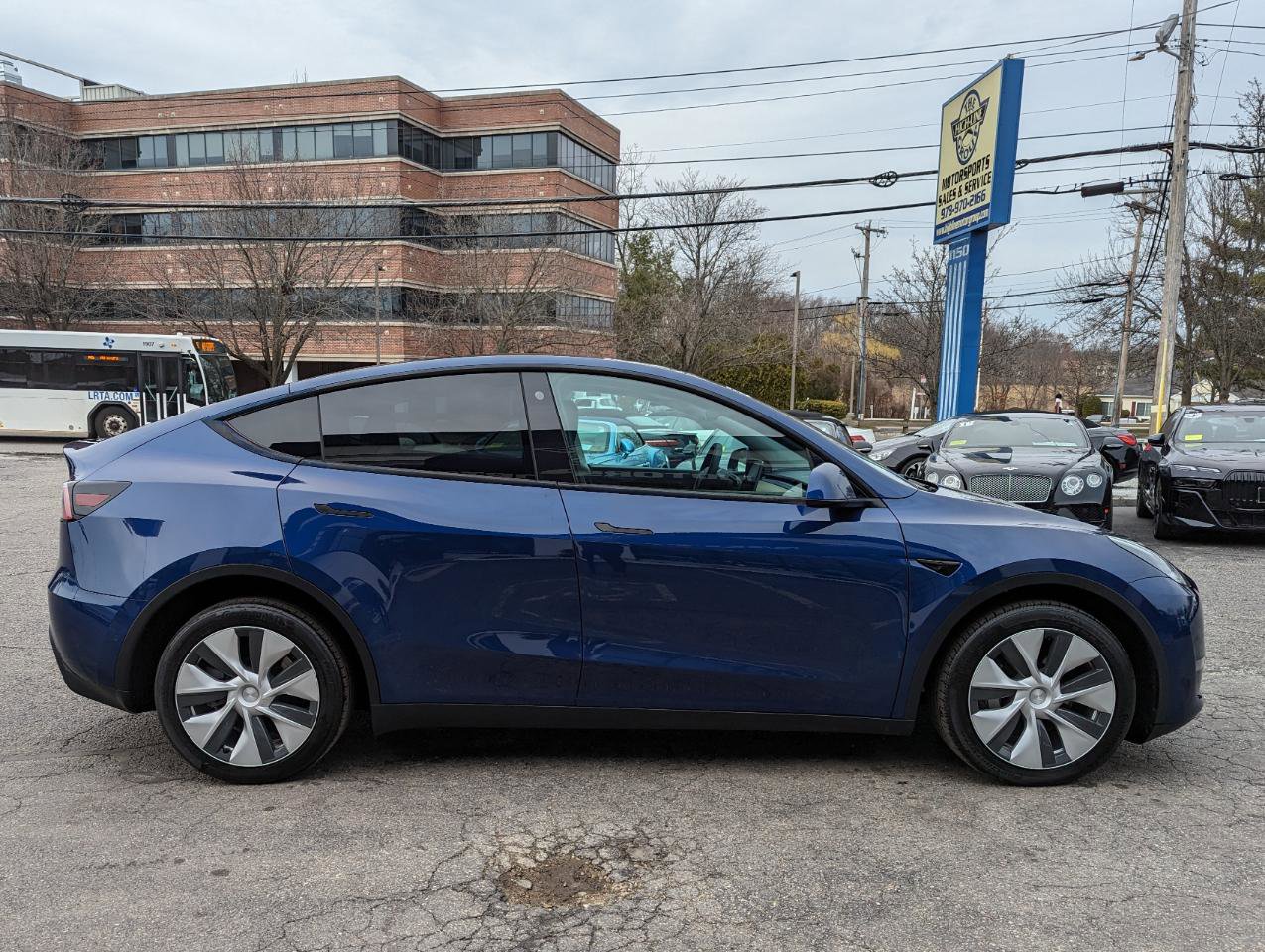 Used 2021 Tesla Model Y Long Range image 6