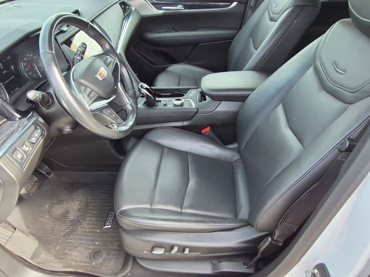 Used 2024 Cadillac XT5 Premium Luxury w/ Technology Package AWD/4WD image 16