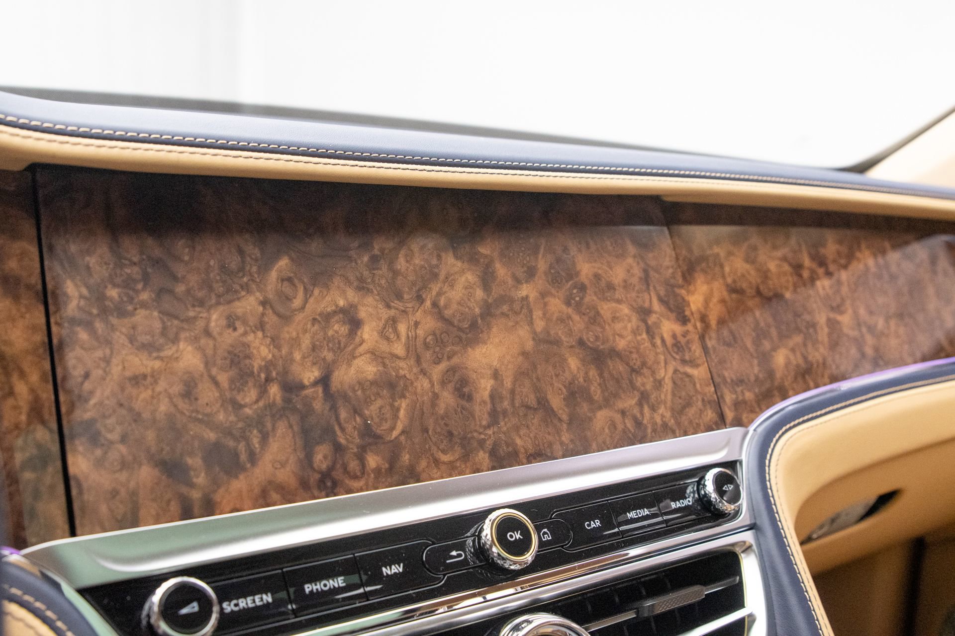 New 2026 Bentley Flying Spur Plug-In Hybrid AWD/4WD image 24