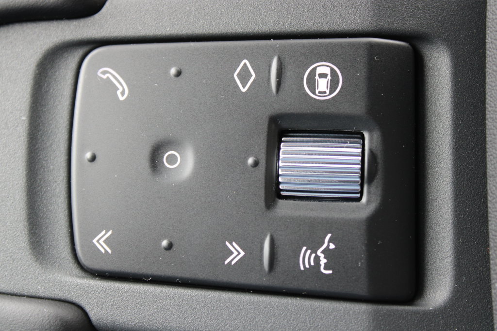 New 2026 Land Rover Defender 110 X-Dynamic SE AWD/4WD image 18