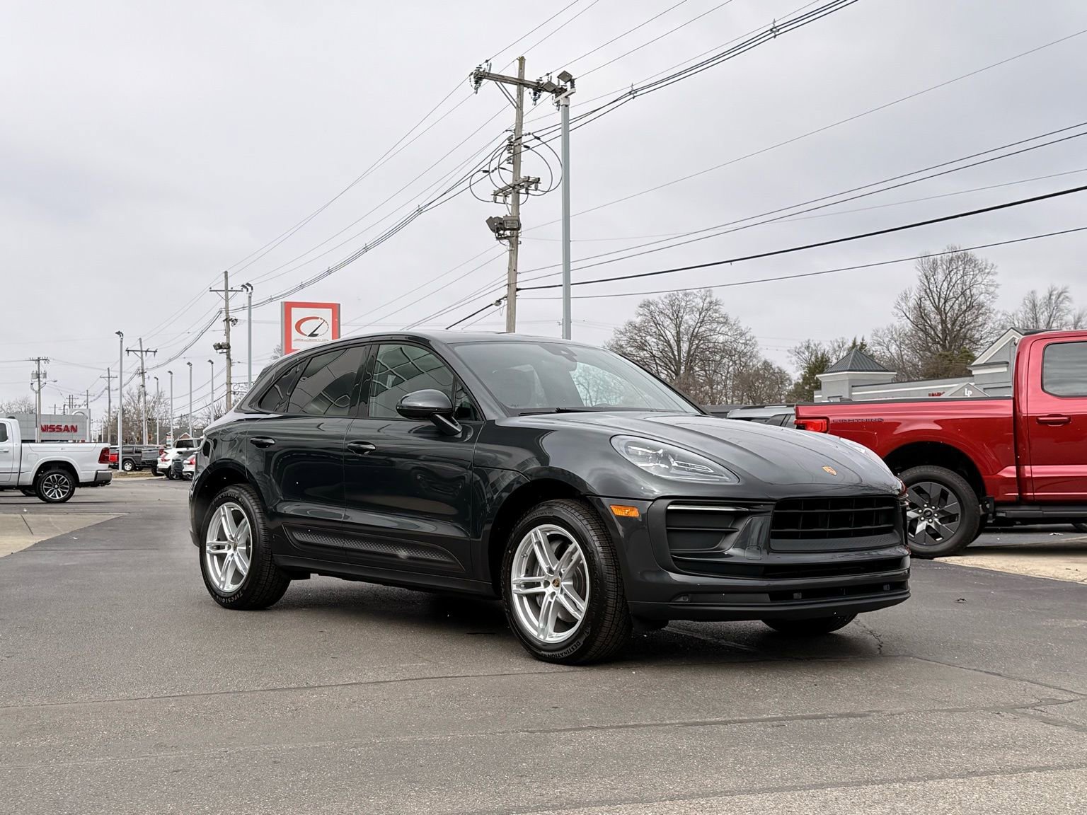 Used 2022 Porsche Macan image 12