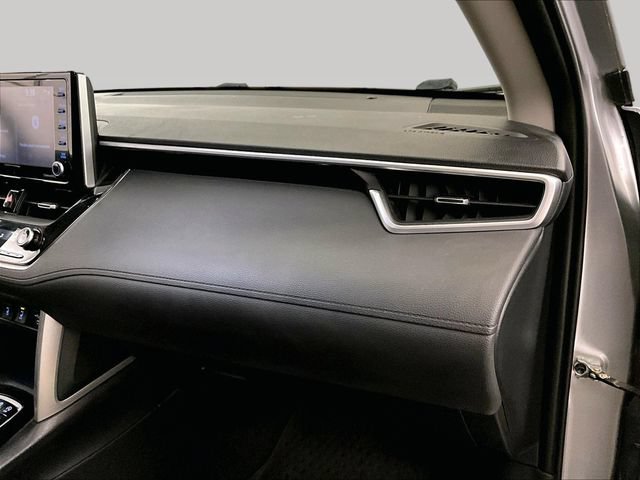 Used 2022 Toyota Corolla Cross XLE w/ Convenience Package AWD/4WD image 15