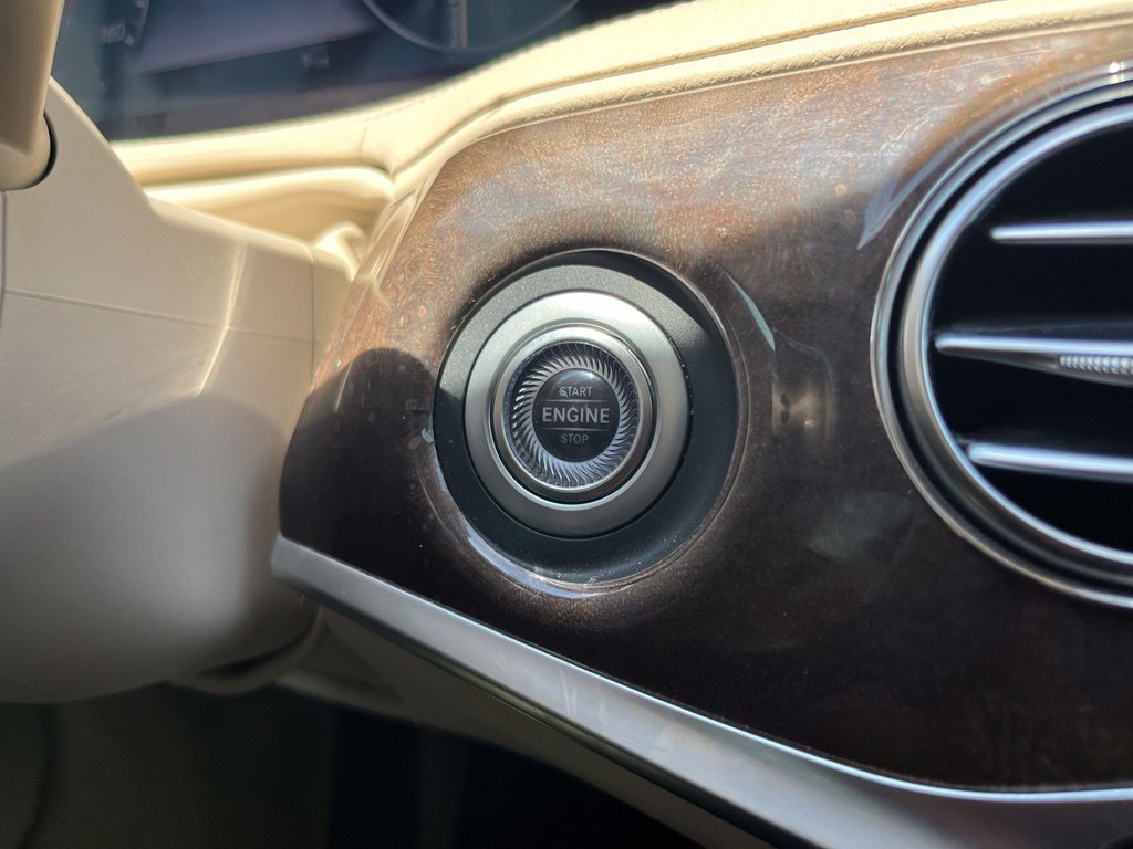 Used 2019 Mercedes-Benz S 560 Sedan image 25