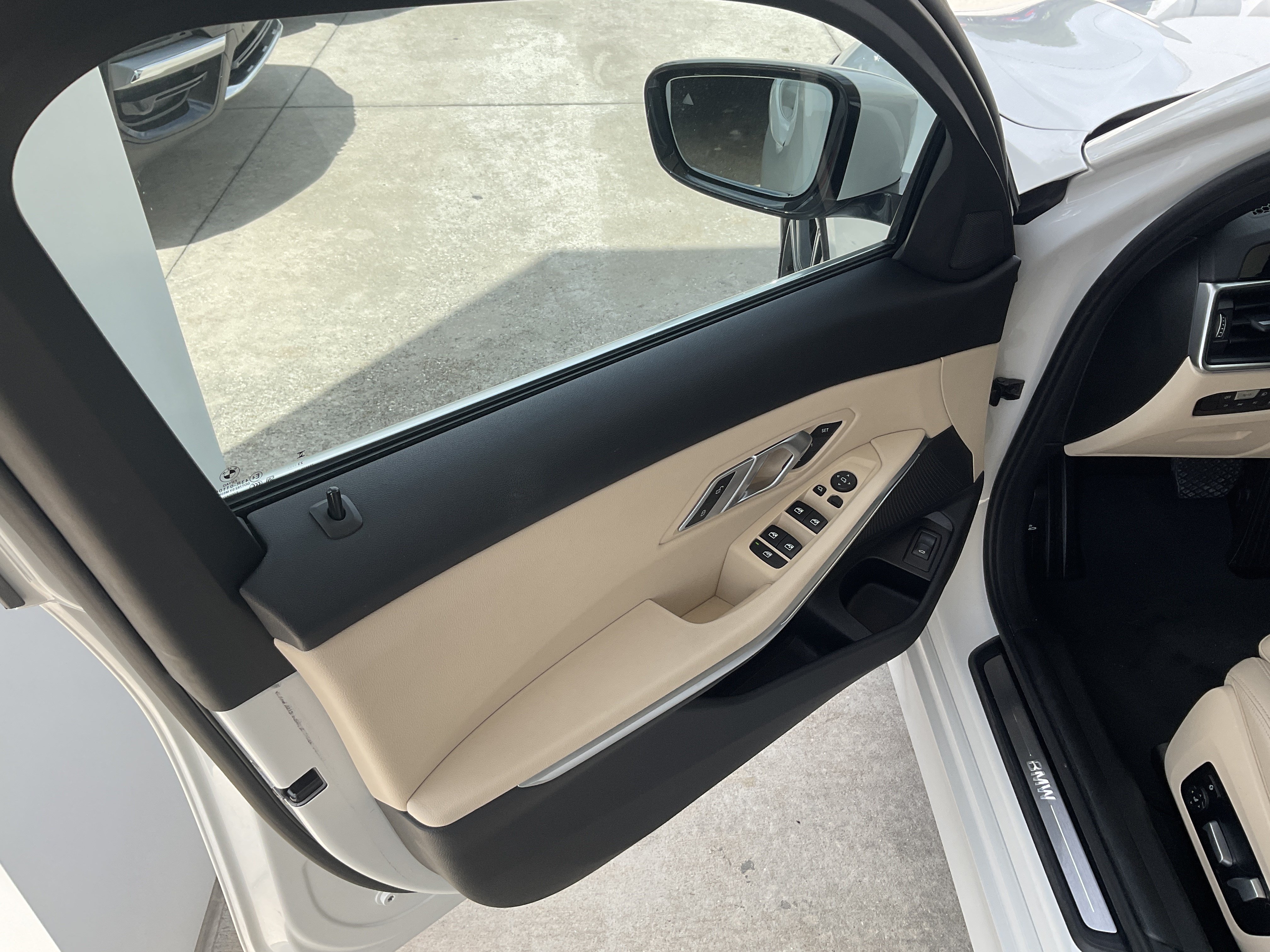 Used 2021 BMW 330i Sedan w/ Convenience Package RWD image 8