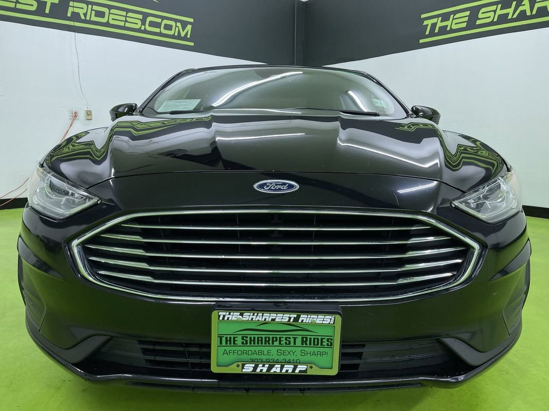 Used 2020 Ford Fusion SE image 3