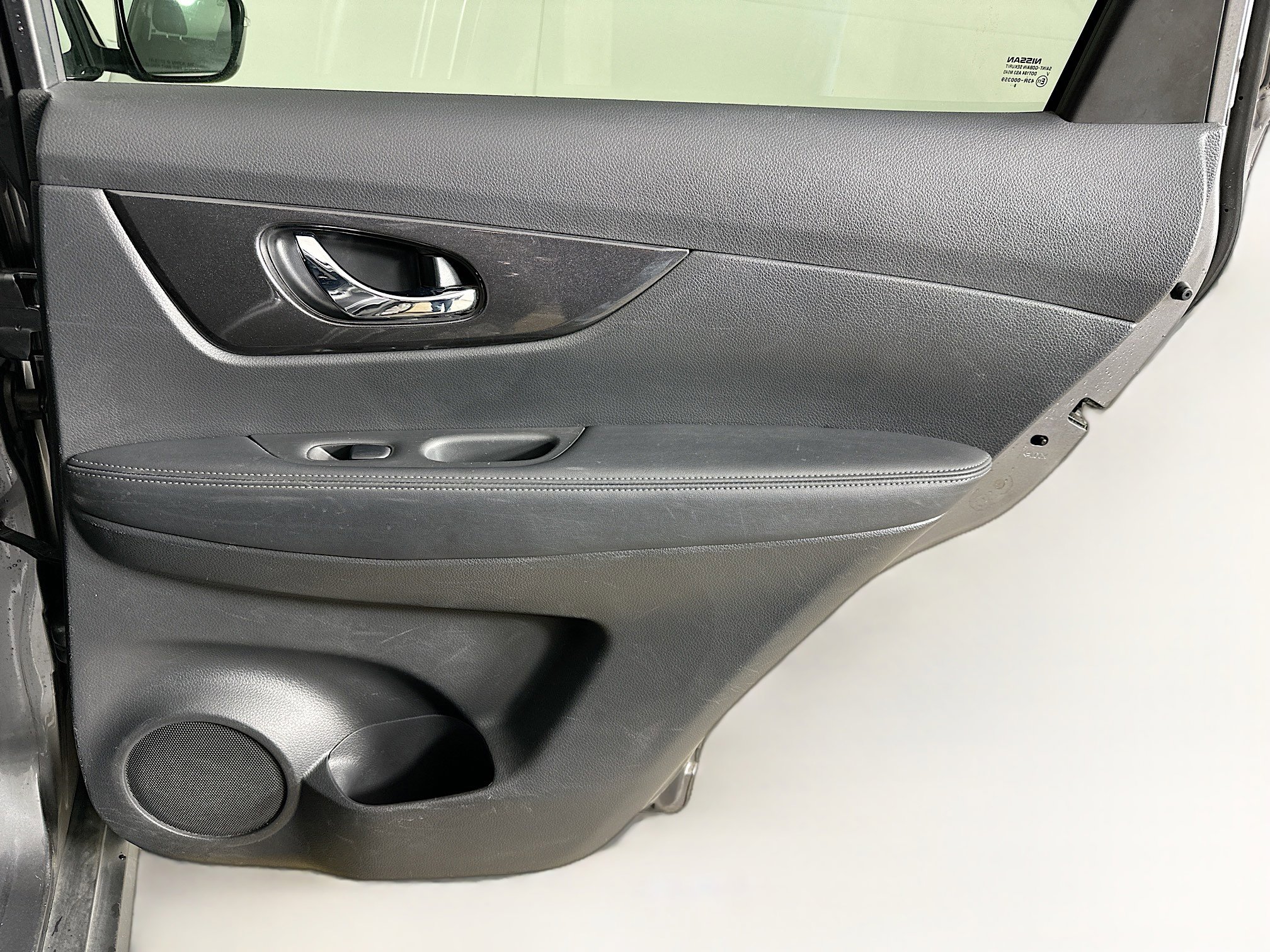 Used 2019 Nissan Rogue SV image 30