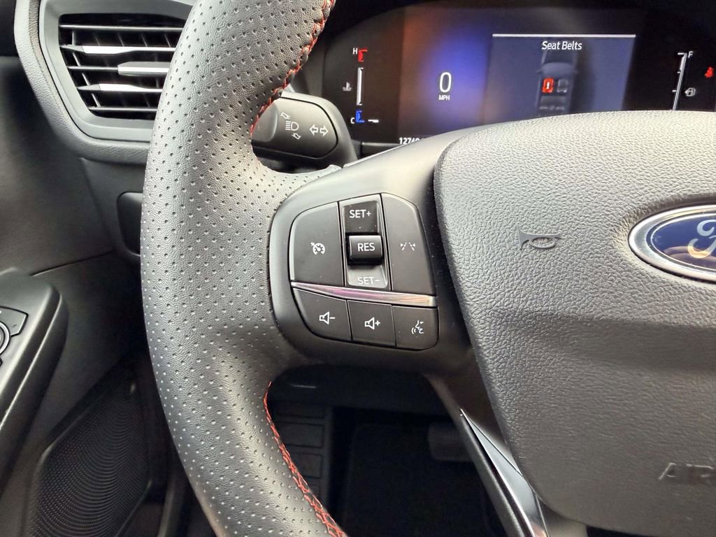 Used 2025 Ford Escape ST-Line image 8