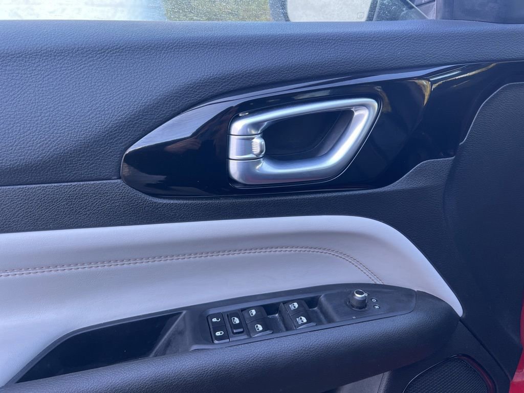 Used 2025 Jeep Compass Limited image 9