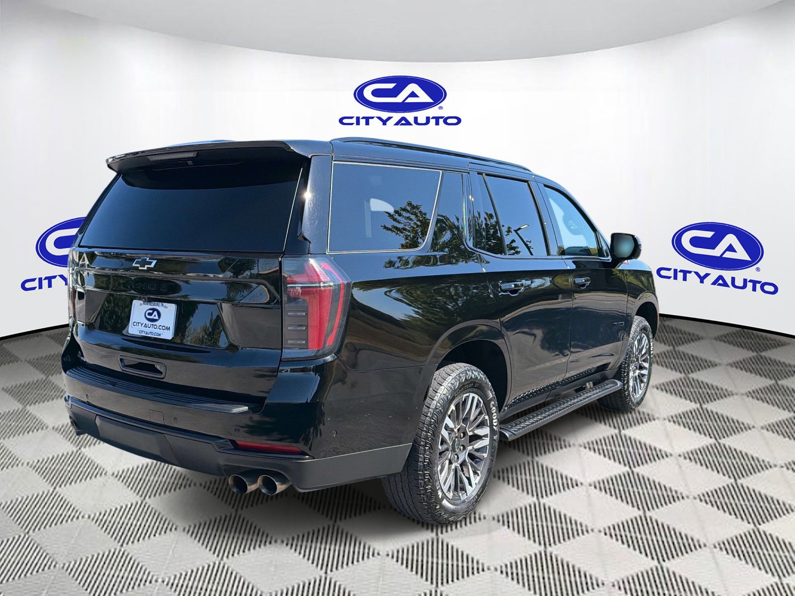 Used 2025 Chevrolet Tahoe Z71 AWD/4WD image 3