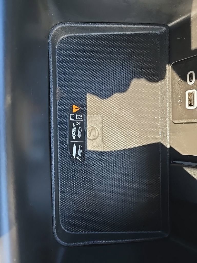 Used 2023 GMC Yukon XL AT4 w/ AT4 Premium Package image 26