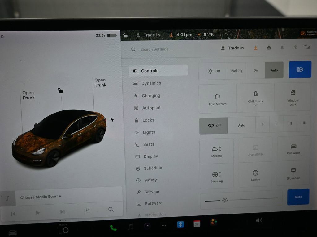 Used 2018 Tesla Model 3 Long Range image 13
