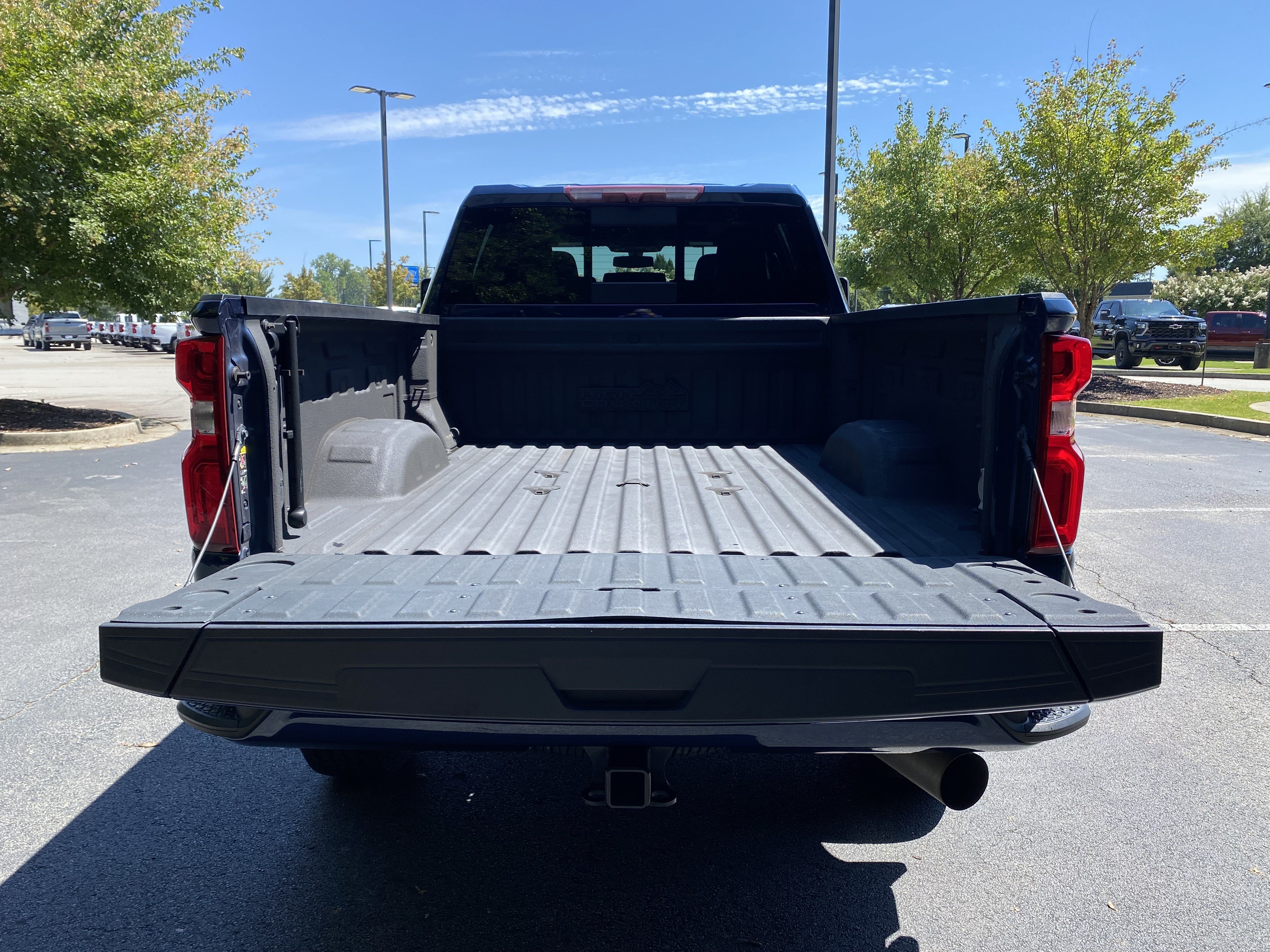 Used 2022 Chevrolet Silverado 2500 High Country AWD/4WD image 12