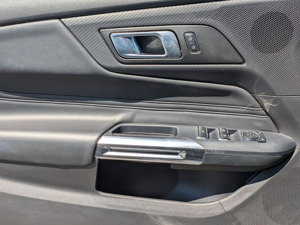 Used 2025 Ford Mustang Premium image 11