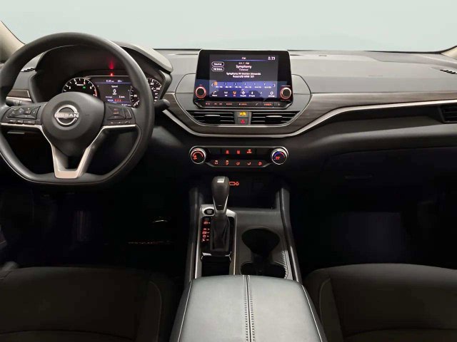 Used 2026 Nissan Altima 2.5 SV FWD image 11