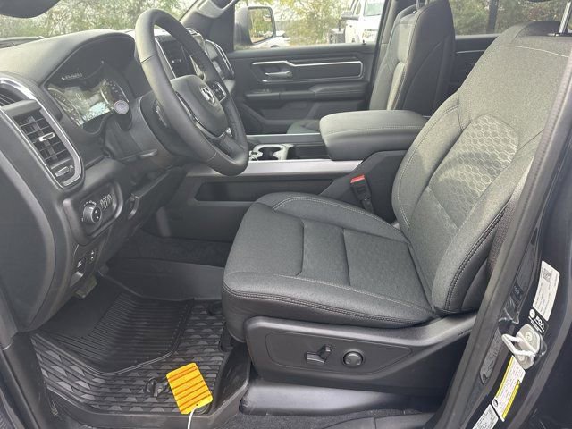 New 2026 RAM 1500 4x4 Crew Cab image 9