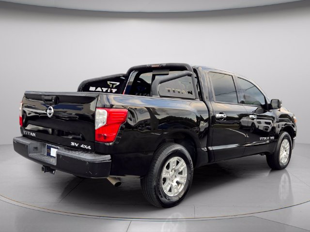 Used 2018 Nissan Titan SV w/ SV Convenience Package AWD/4WD image 7