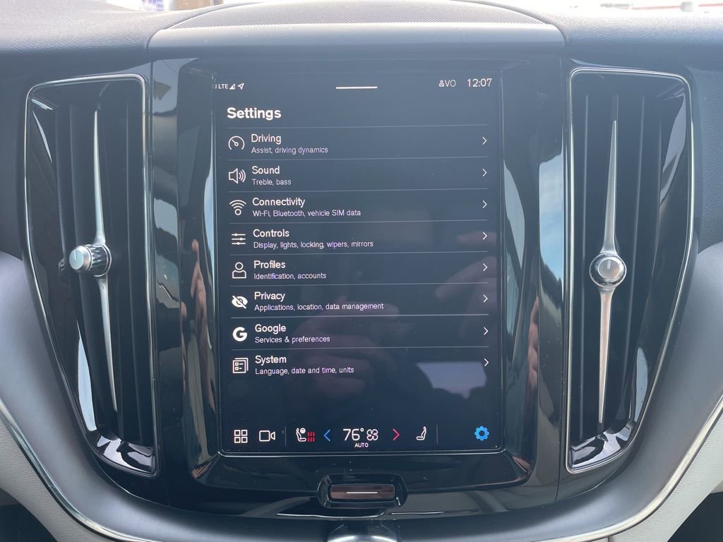 Certified 2024 Volvo XC60 B5 Core w/ Climate Package image 32