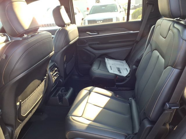 New 2026 Jeep Grand Cherokee L Limited AWD/4WD image 15