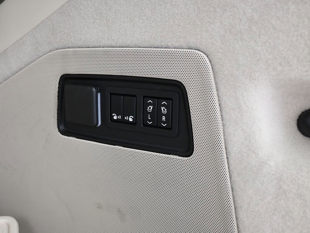 Used 2021 Cadillac Escalade Sport Platinum w/ LPO, ONYX Package RWD image 59