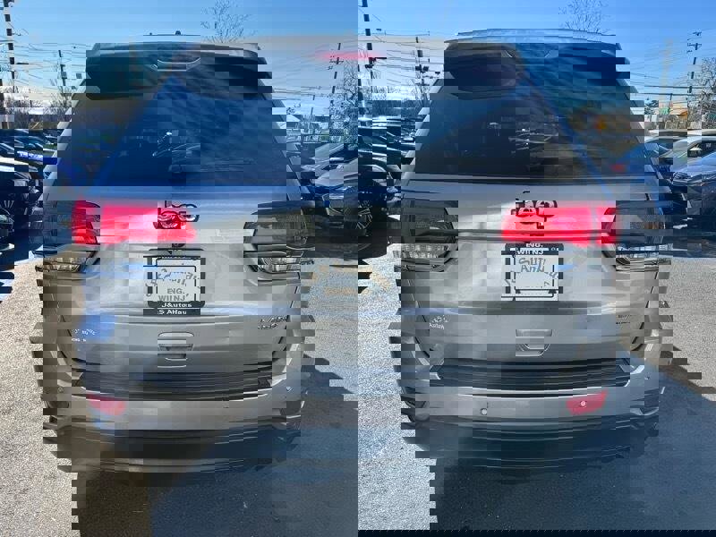 Used 2016 Jeep Grand Cherokee Laredo w/ Quick Order Package 23E image 5