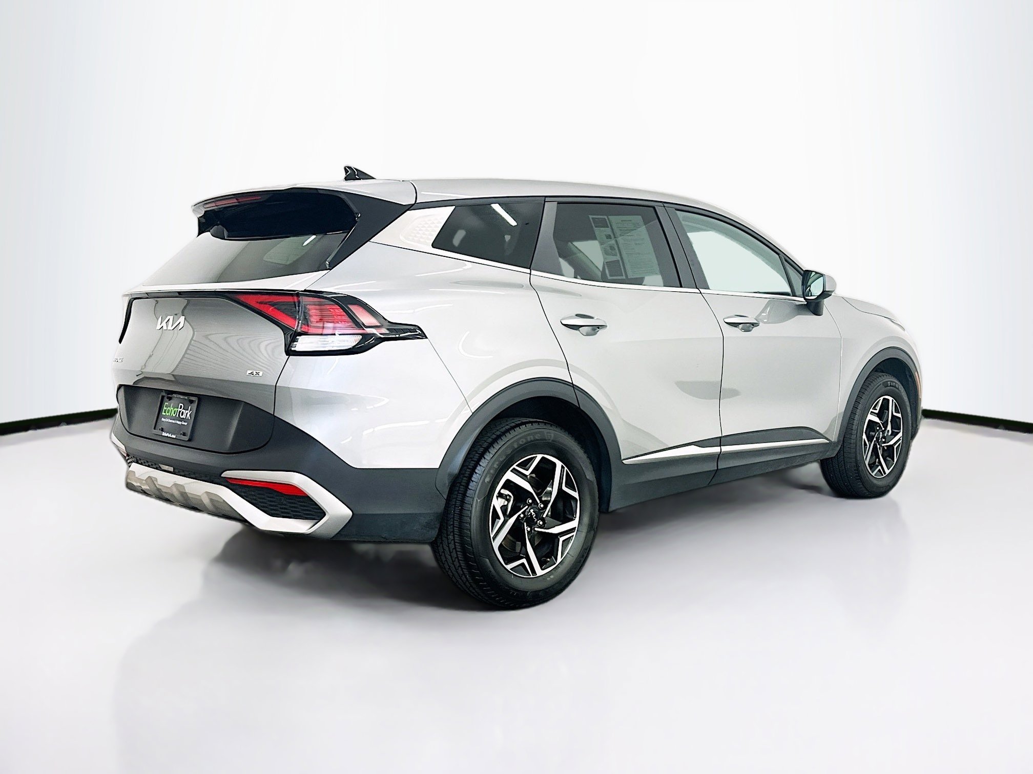 Used 2025 Kia Sportage LX image 9