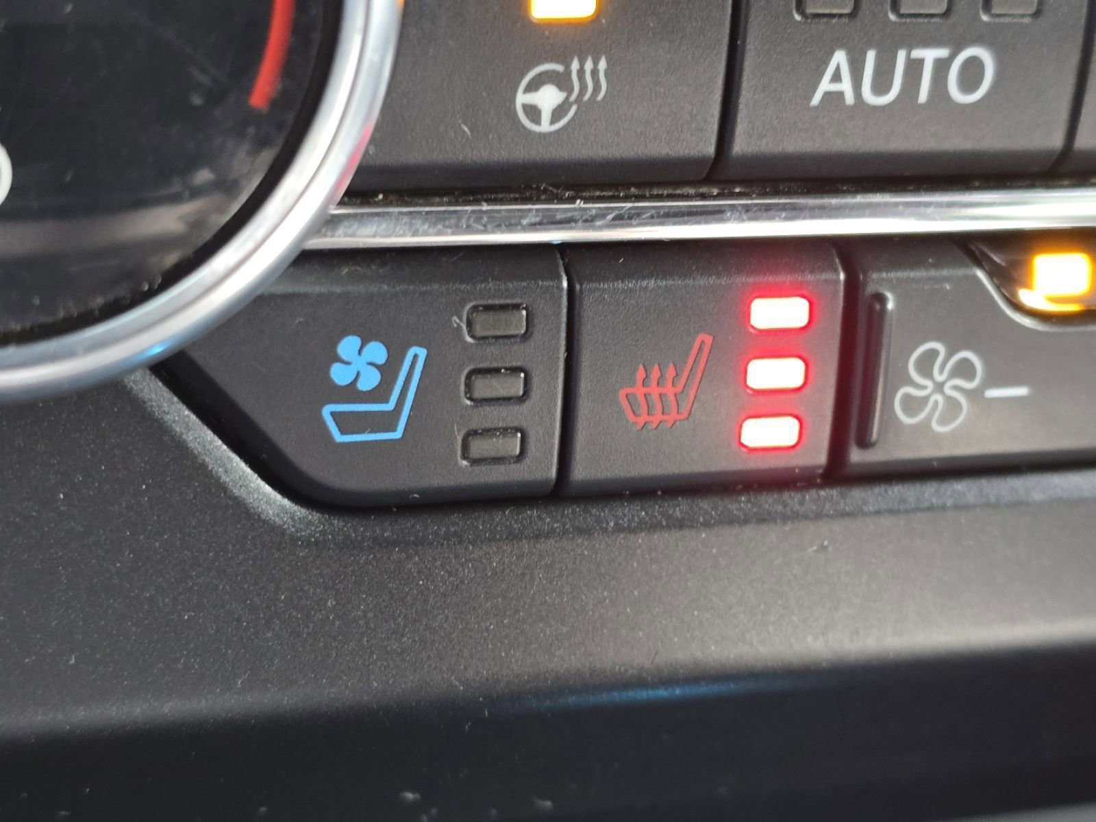 Used 2021 Ford Expedition XLT w/ Equipment Group 202A image 5