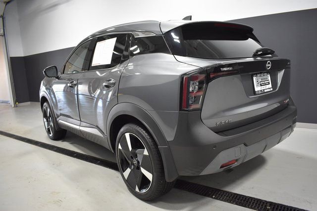 Certified 2025 Nissan Kicks SR image 3