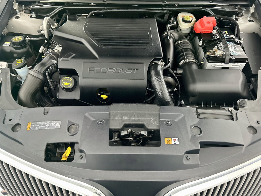 Used 2015 Lincoln MKS AWD w/ Equipment Group 201A image 28