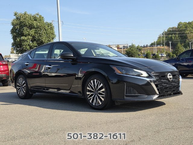 Used 2025 Nissan Altima 2.5 SV FWD image 4