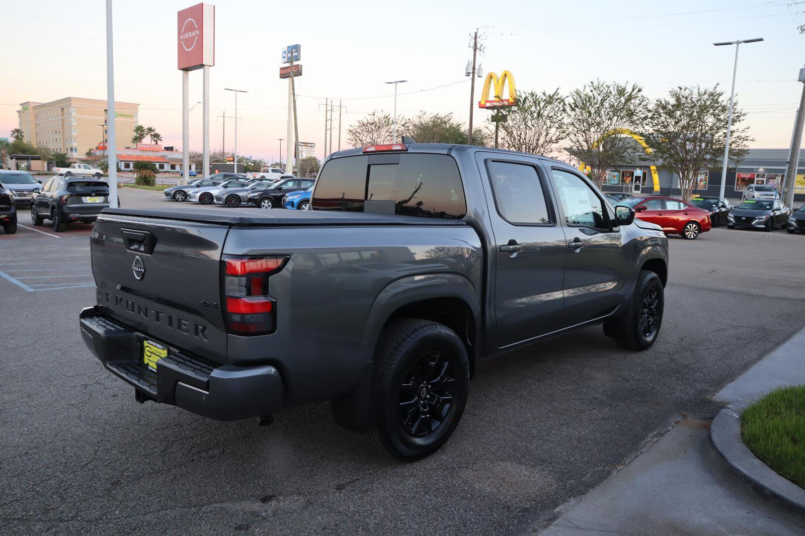 New 2026 Nissan Frontier 4x4 Crew Cab image 11