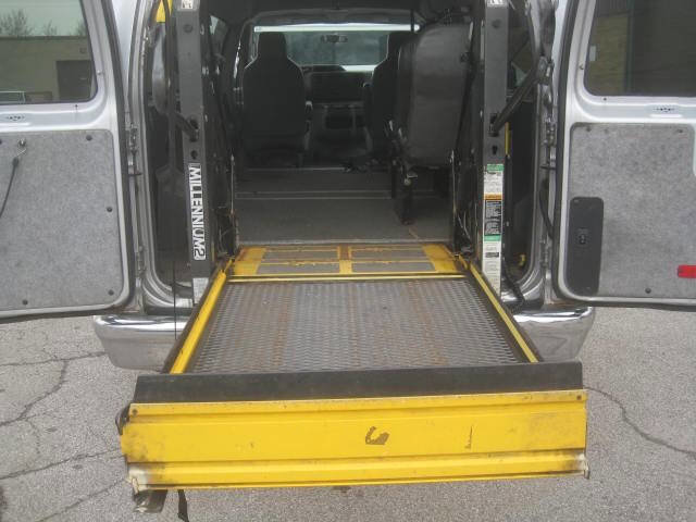 Used 2013 Ford E-350 and Econoline 350 Extended Super Duty w/ PWR Group image 6