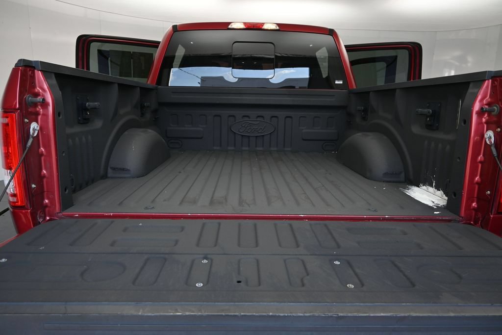 Used 2016 Ford F150 XLT w/ Equipment Group 302A Luxury AWD/4WD image 11