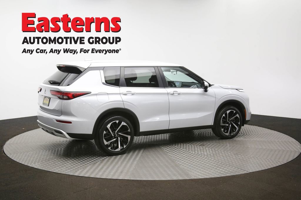 Used 2024 Mitsubishi Outlander SE image 43