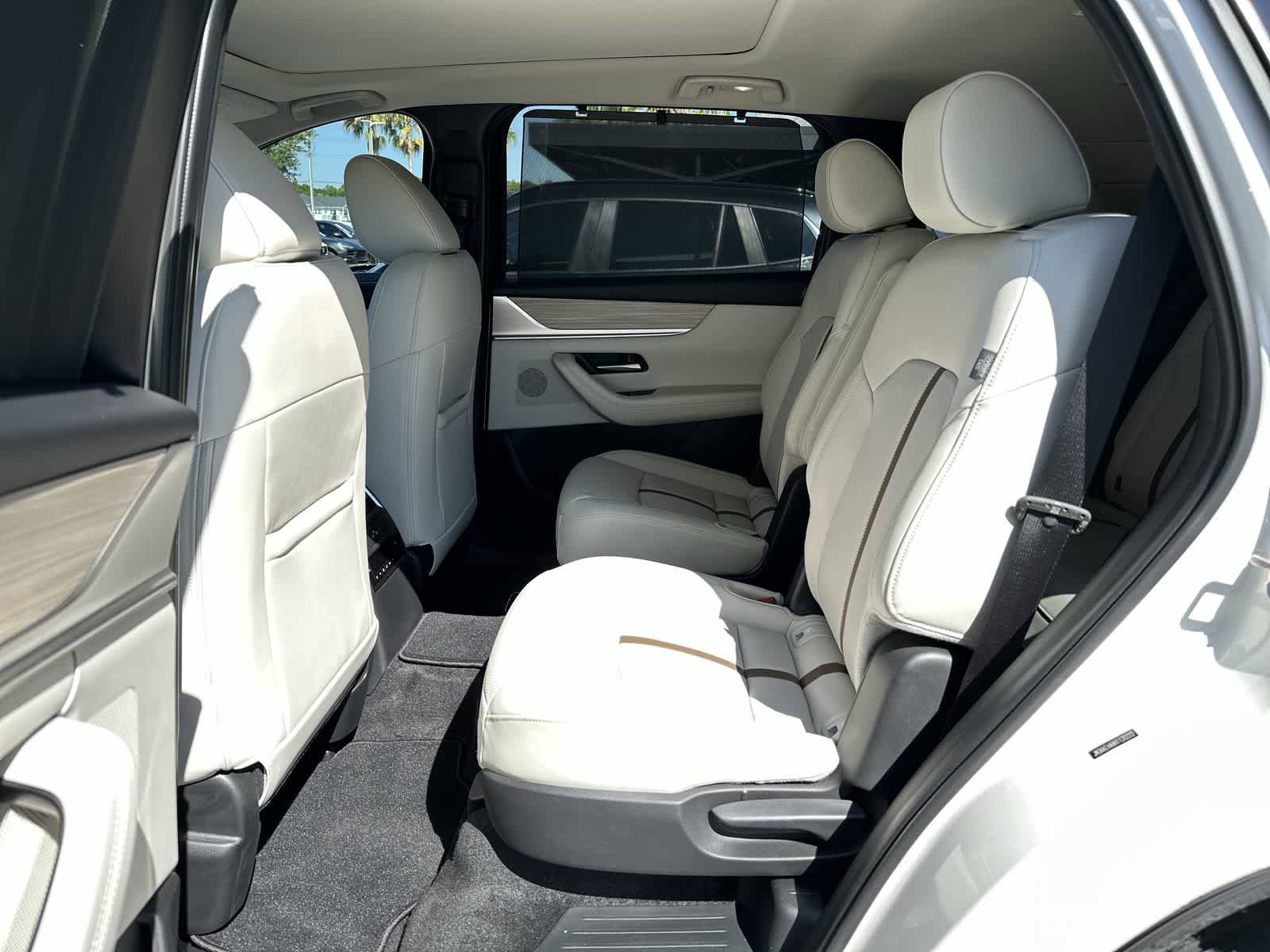 Used 2024 MAZDA CX-90 Plug-In Hybrid w/ Premium Plus AWD/4WD image 4