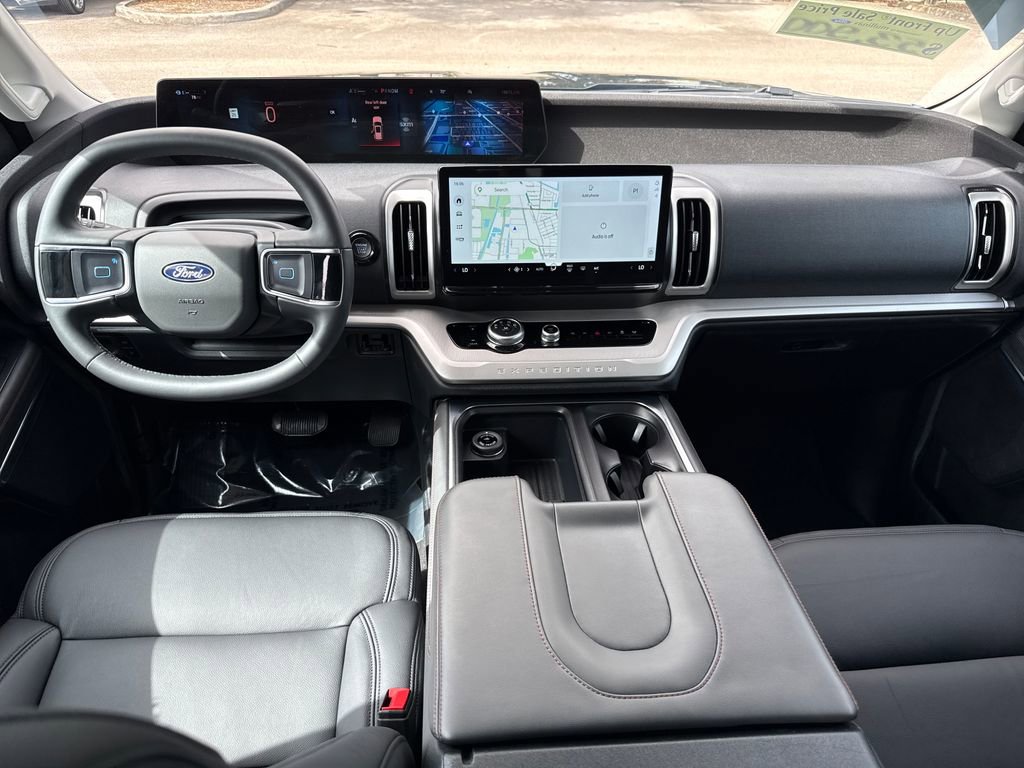 Certified 2025 Ford Expedition Active image 6
