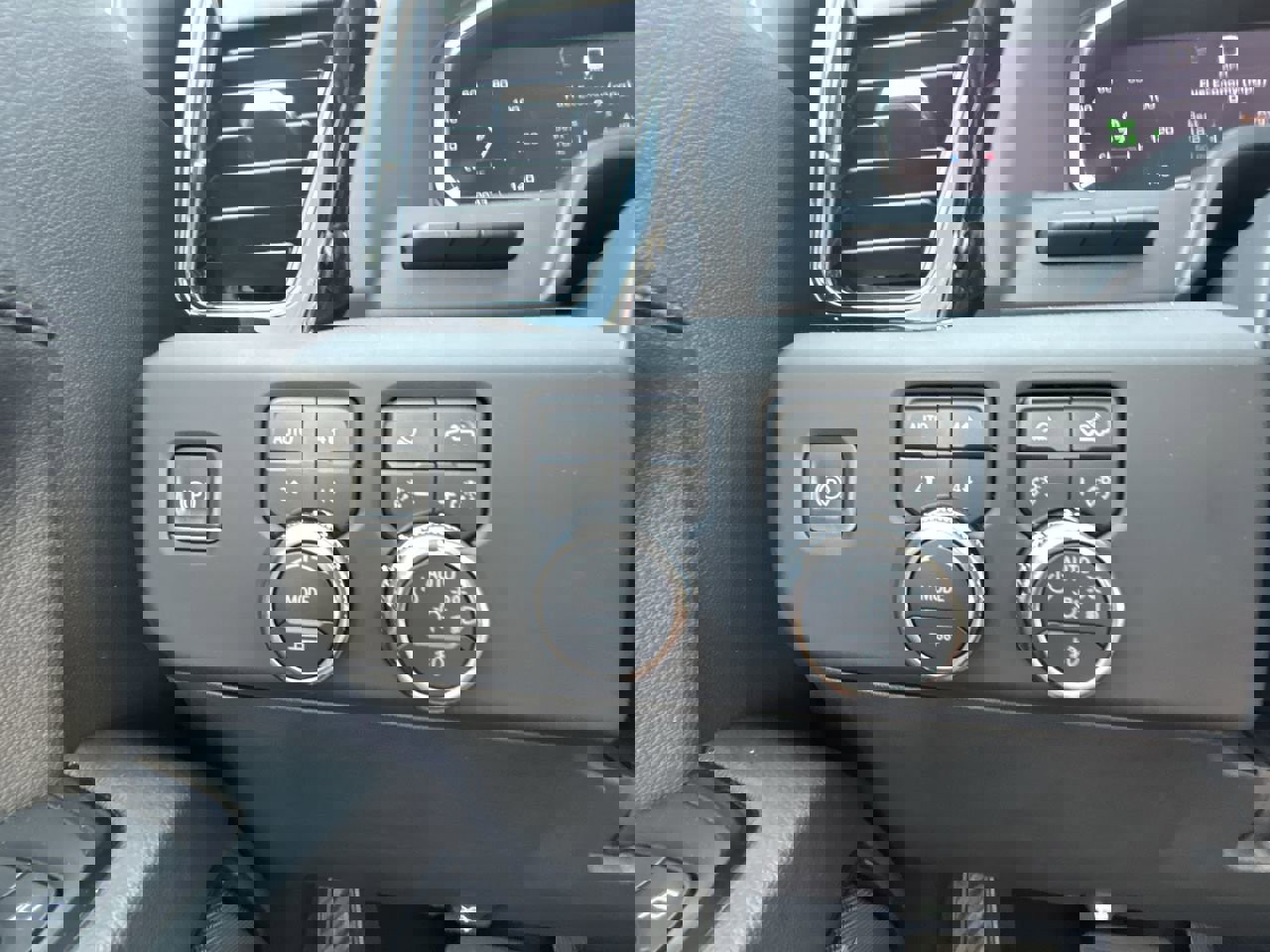 Used 2024 GMC Sierra 2500 AT4 w/ Technology Package image 36